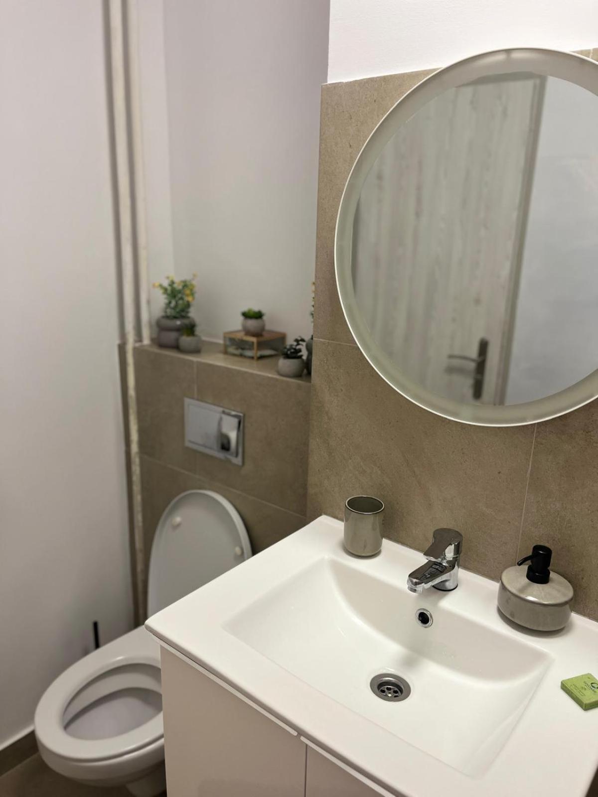 Apartament De Lux 克拉奥华 外观 照片